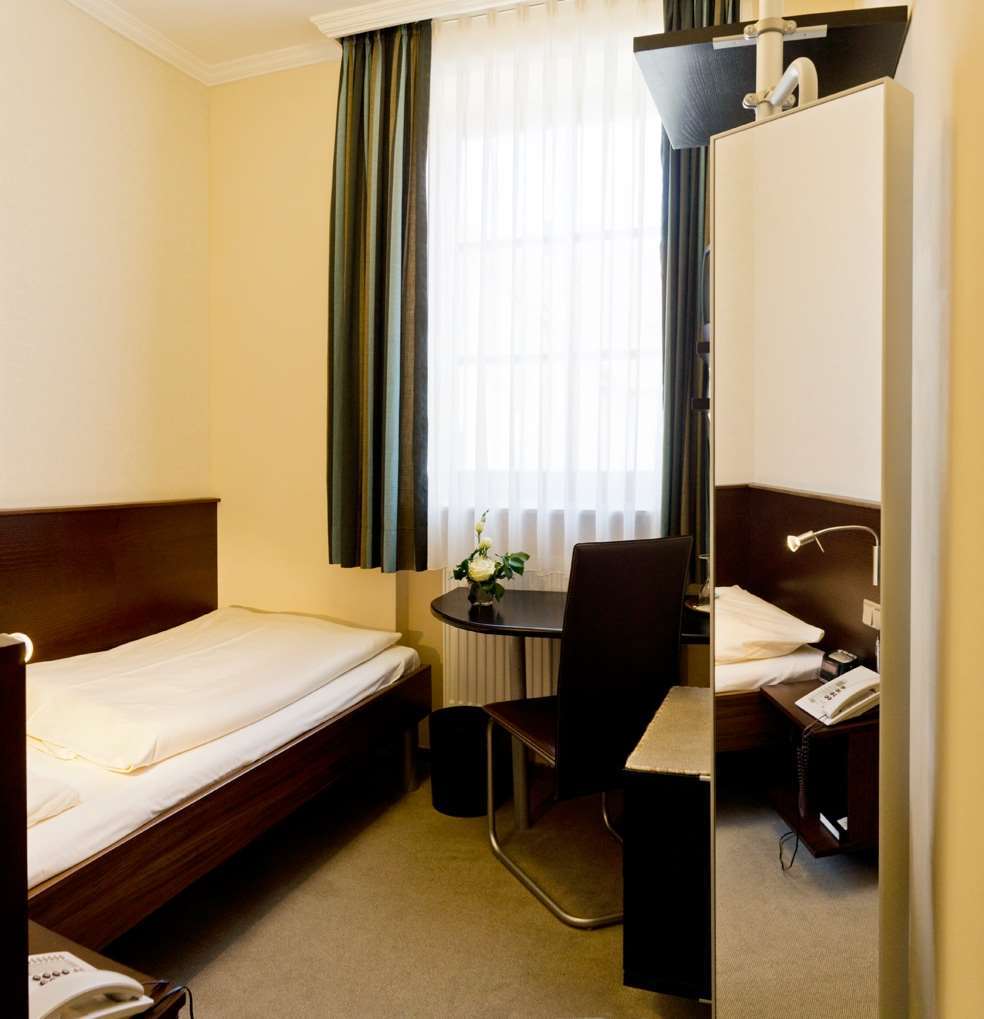 Akzent Hotel Laupheimer Hof Εξωτερικό φωτογραφία