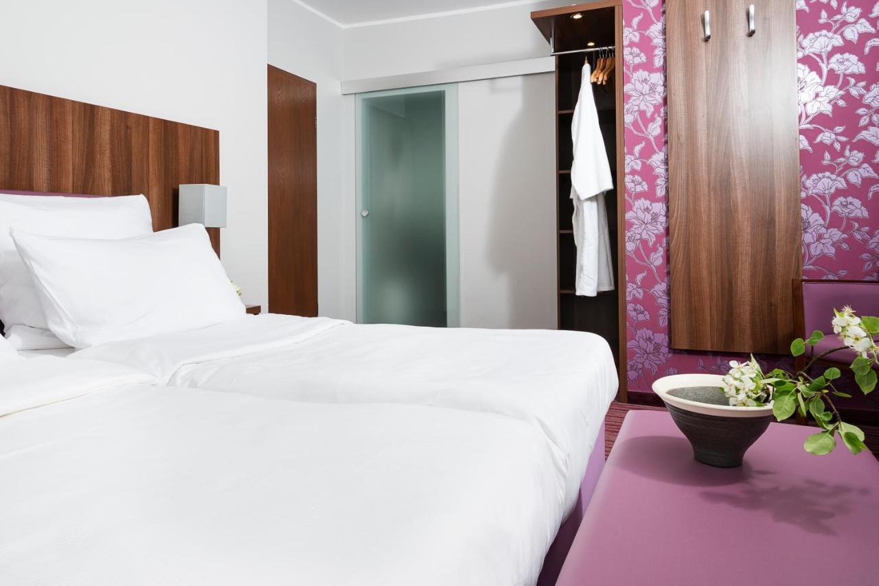 Akzent Hotel Laupheimer Hof Εξωτερικό φωτογραφία